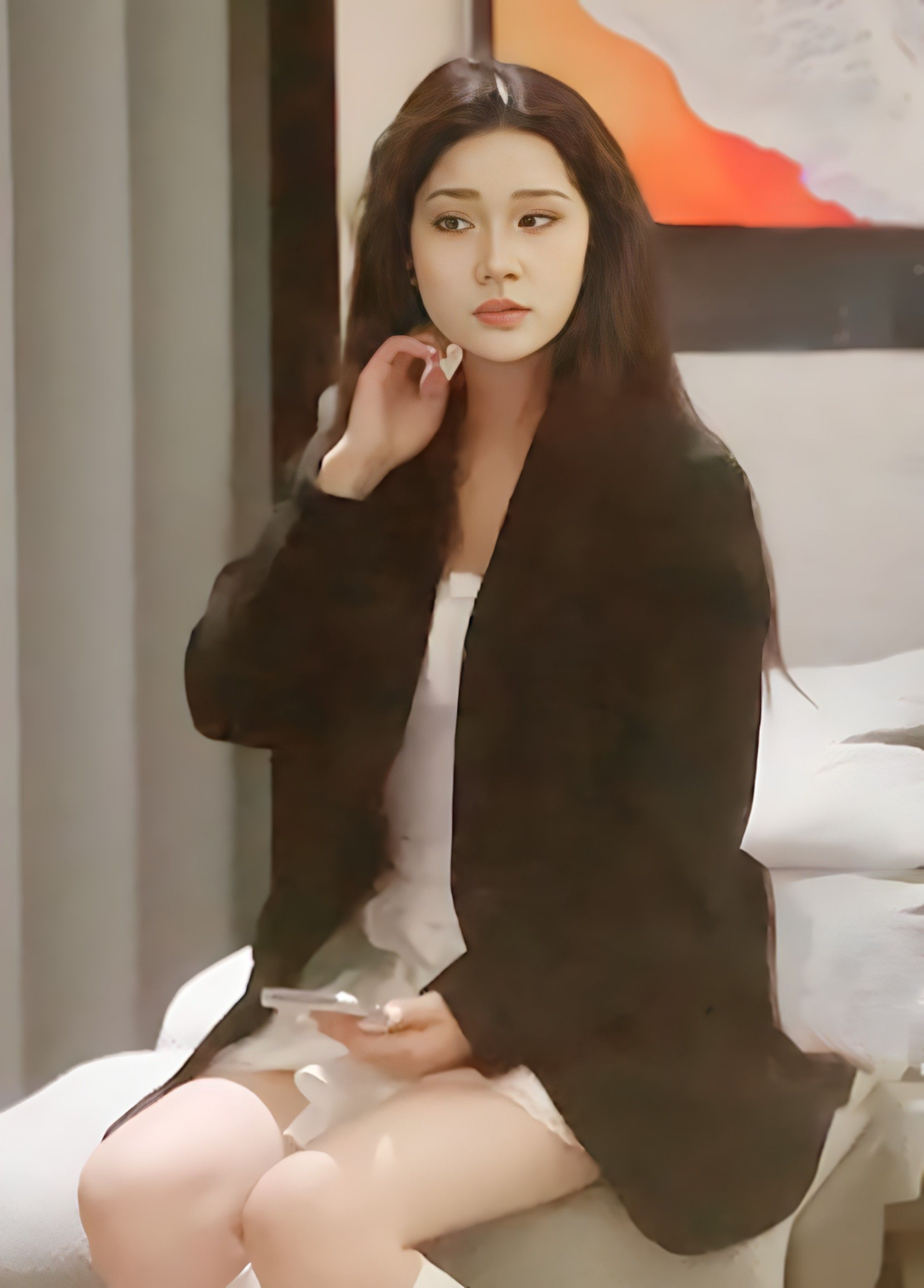 探花约炮本科正在实习的学生，身材丰满皮肤白嫩，尤其是精致的小脚人见人爱，各种姿势勐干 DjS